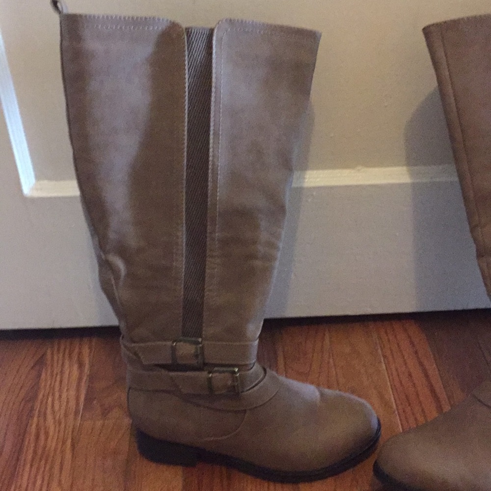 Riding boots 6 1/2 wide with calf opening of 20”